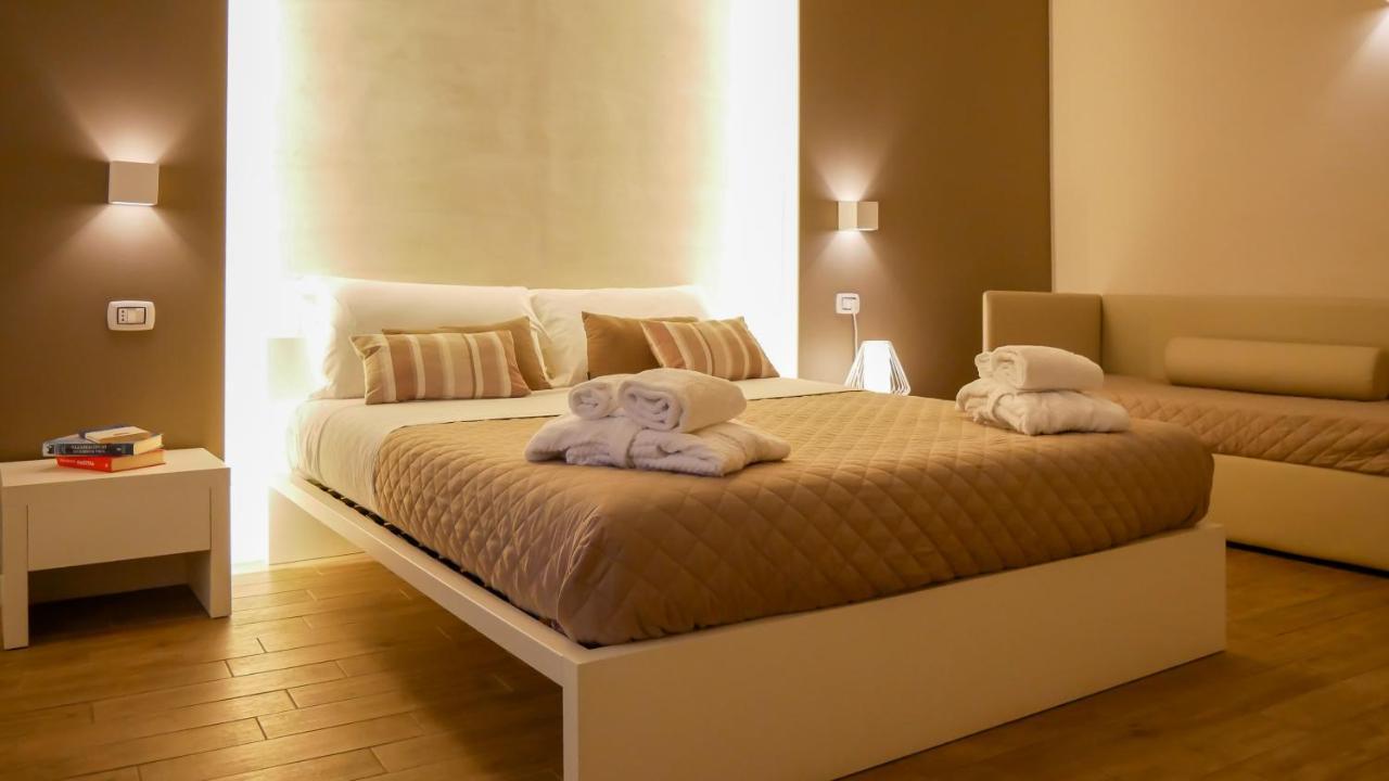 La Banchina Holiday Rooms Трани Экстерьер фото