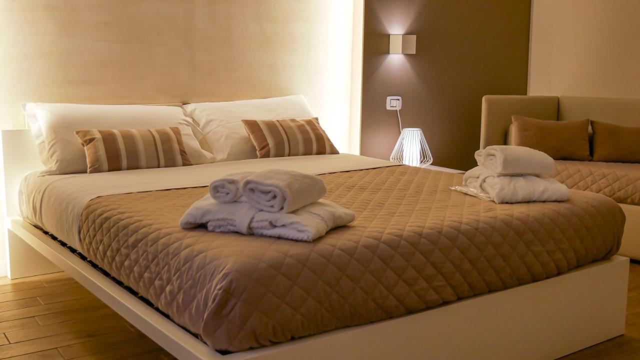 La Banchina Holiday Rooms Трани Экстерьер фото
