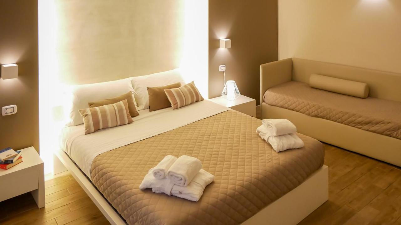 La Banchina Holiday Rooms Трани Экстерьер фото