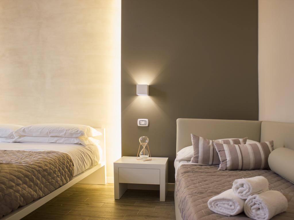 La Banchina Holiday Rooms Трани Экстерьер фото