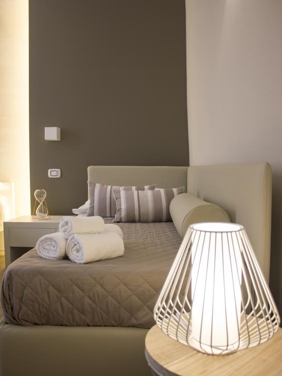 La Banchina Holiday Rooms Трани Экстерьер фото