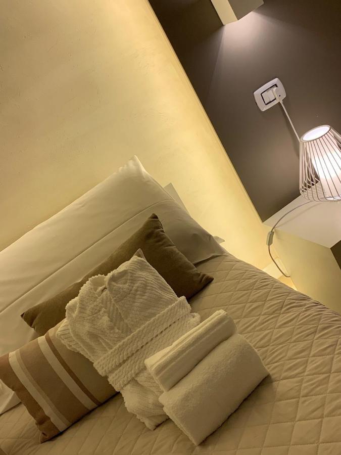 La Banchina Holiday Rooms Трани Экстерьер фото
