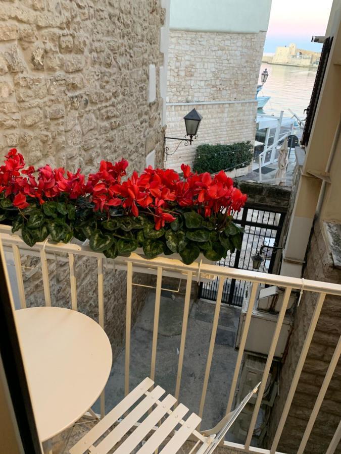 La Banchina Holiday Rooms Трани Экстерьер фото